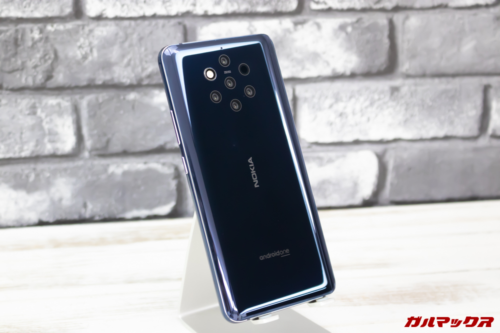 Nokia 9 PureViewの背面は美しい光沢タイプ