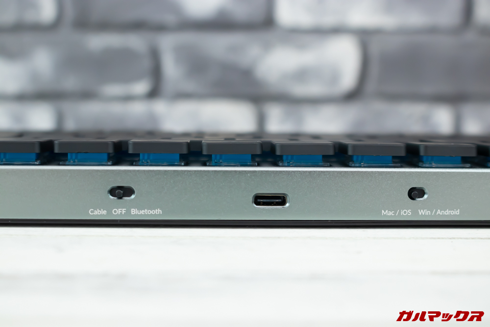 Taptekの本体裏には各種モード切り替えスイッチが備わっています。