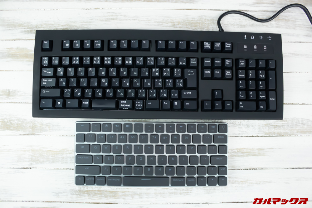 Taptekは一般的なキーボードと比較して凄くコンパクトな設計となっています。