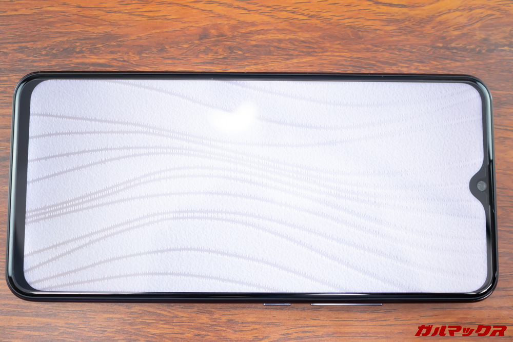 UMIDIGI S3 Proのベゼルの太さはやや太いですが許容範囲。