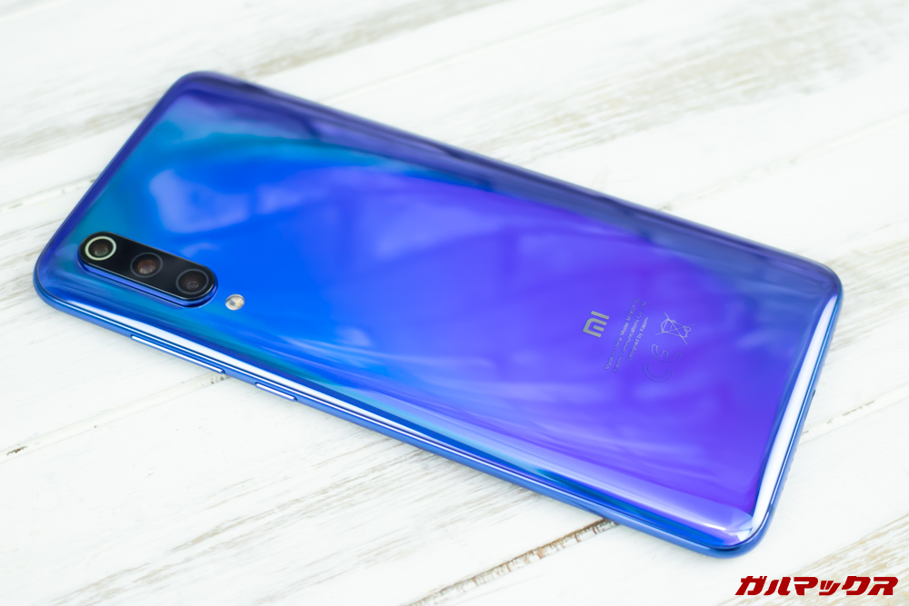 Xiaomi Mi 9のブルーを僕は購入しました！