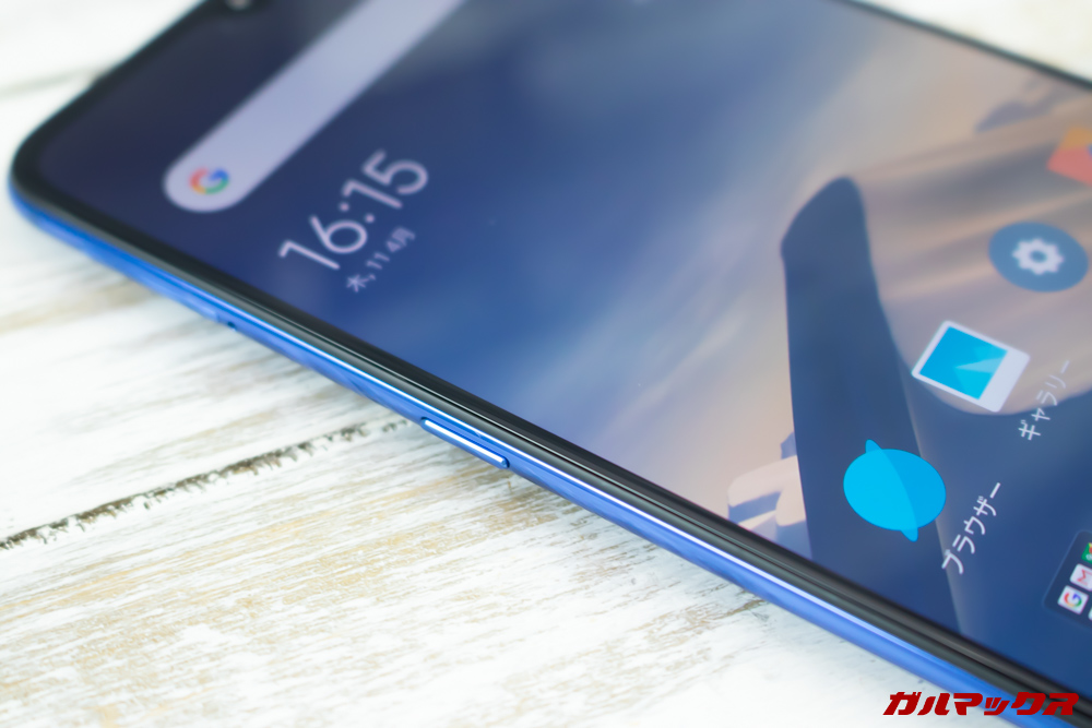 Xiaomi Mi 9は本体左側にAIボタンを搭載。