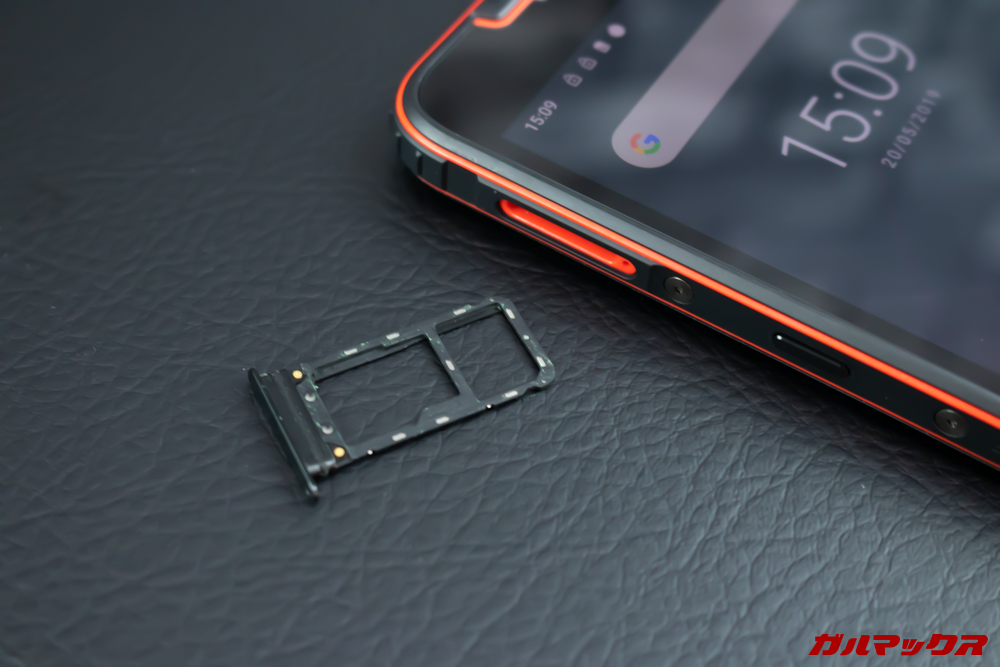 CUBOT QuestのSIMトレイは共用タイプ