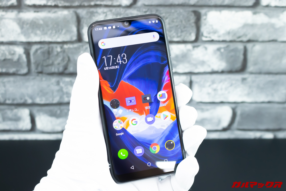 Elephone A6 miniのサイズ間は非常にコンパクトです。