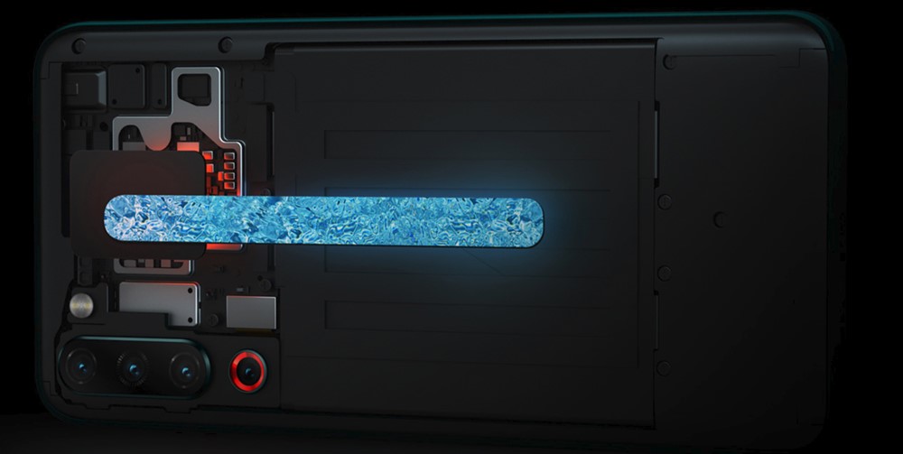 Lenovo Z6 Proは冷却に液冷システムを採用している。