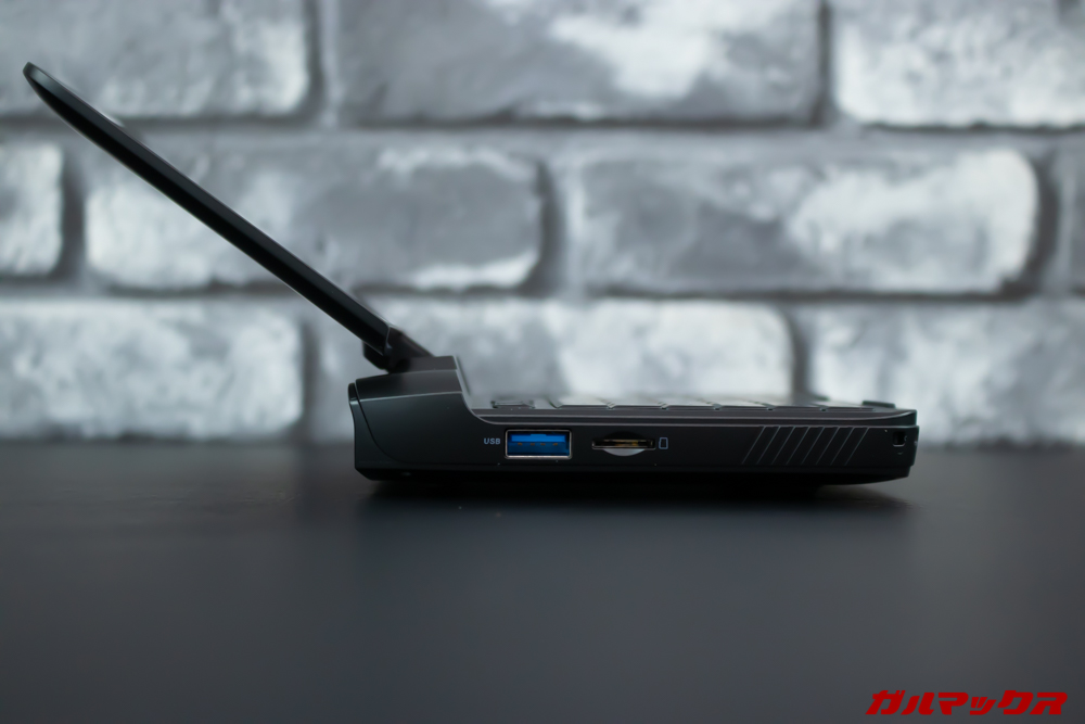 GPD MicroPCのディスプレイは180°開きません。