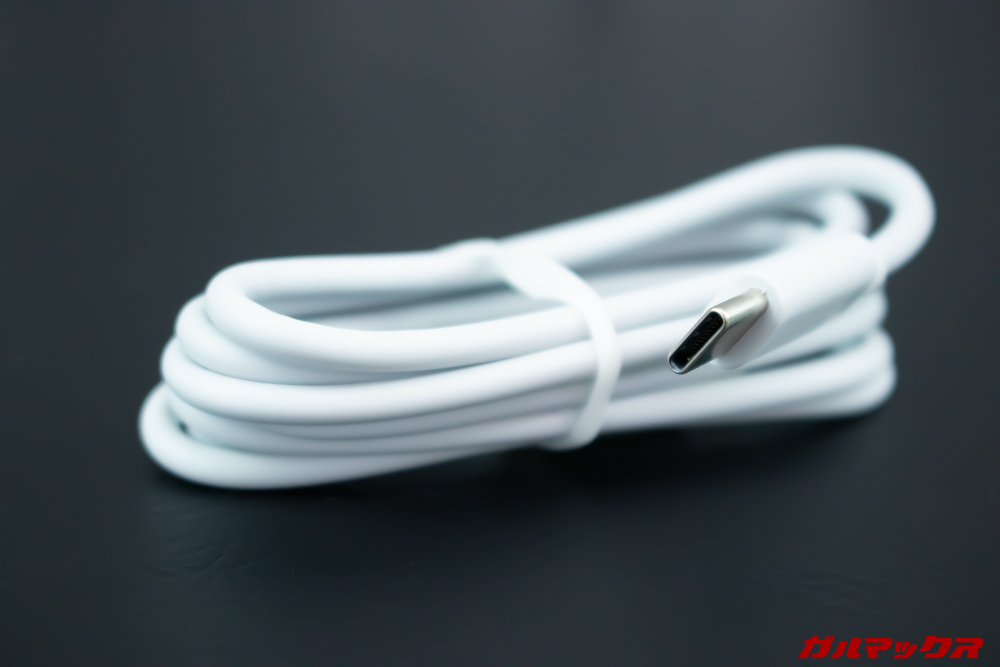 GPD MicroPCに付属の充電ケーブルは両端がUSB Type-C端子。