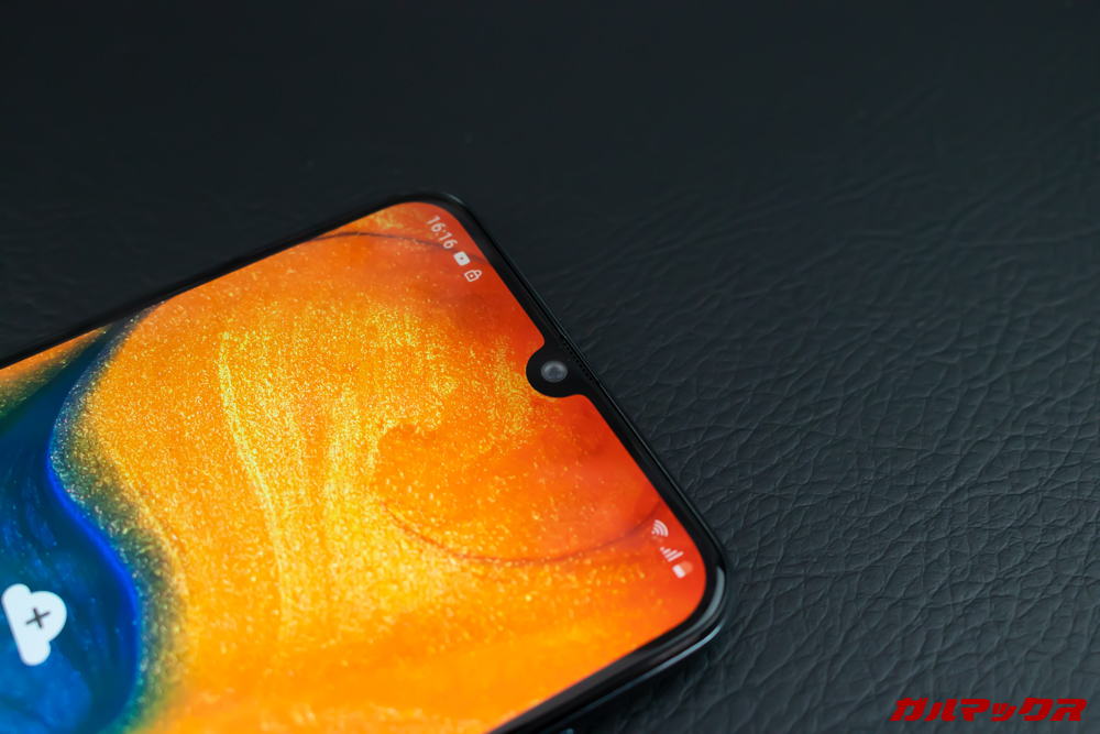 Galaxy A30はノッチ付きディスプレイを採用している。