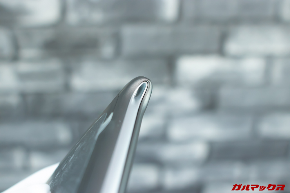 「どんなときもWi-Fi」のルーター突起部分はストラップホール