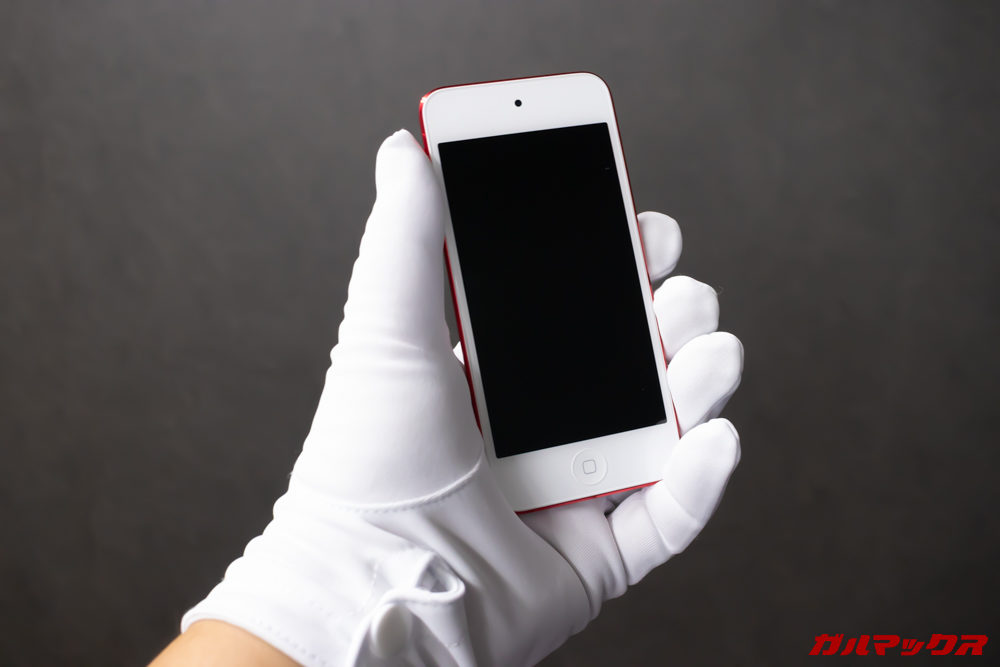 iPod touch（第7世代）のコンパクトなボディは持ちやすさ抜群