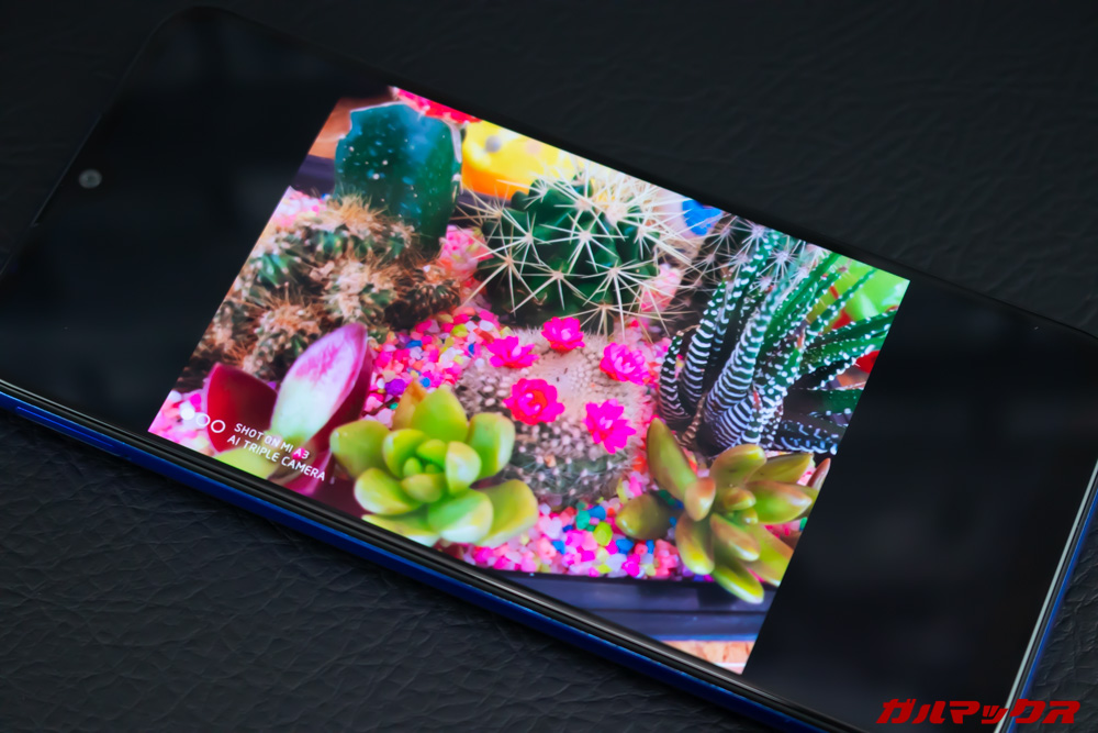 Xiaomi Mi A3は有機ELディスプレイを搭載しているので発色が非常に良い。