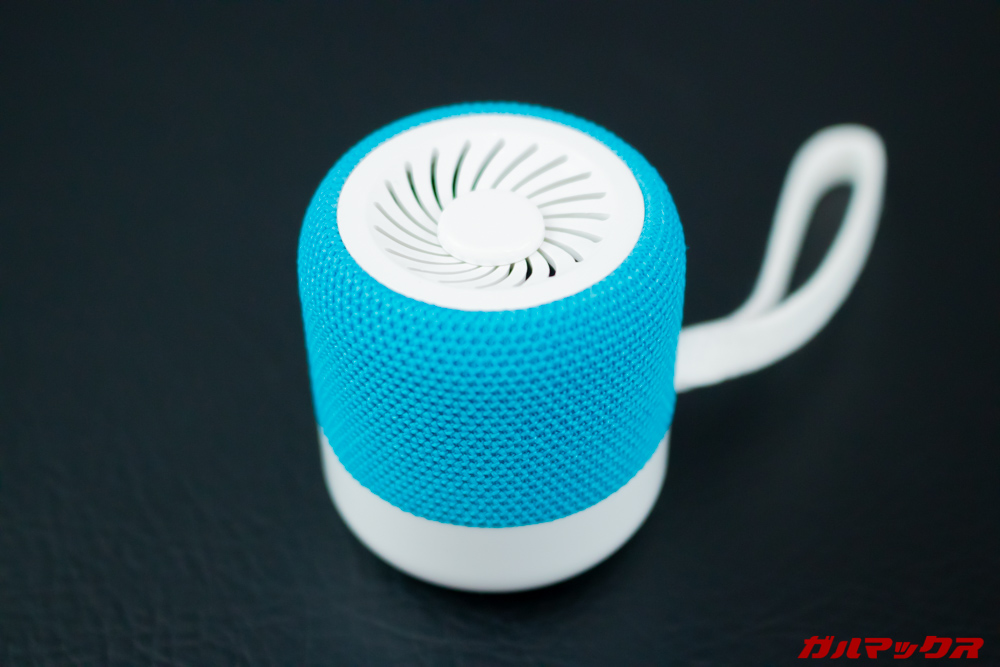 KiWi Q1の本体上部には音が広がる上部スピーカーを搭載。