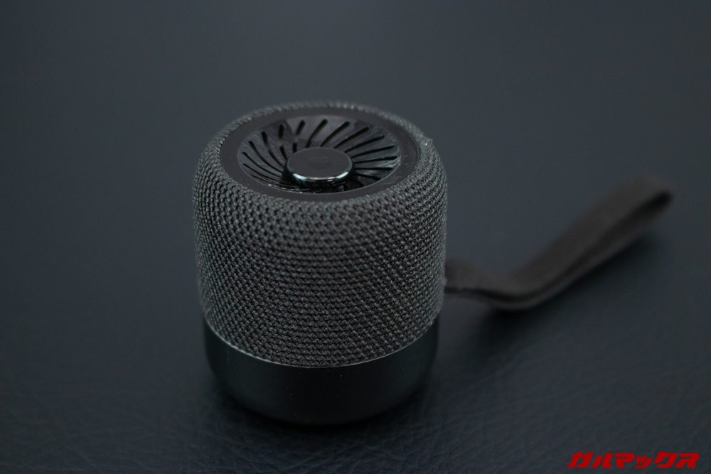 KiWi Q1のブラックは全体がブラックでクールな印象