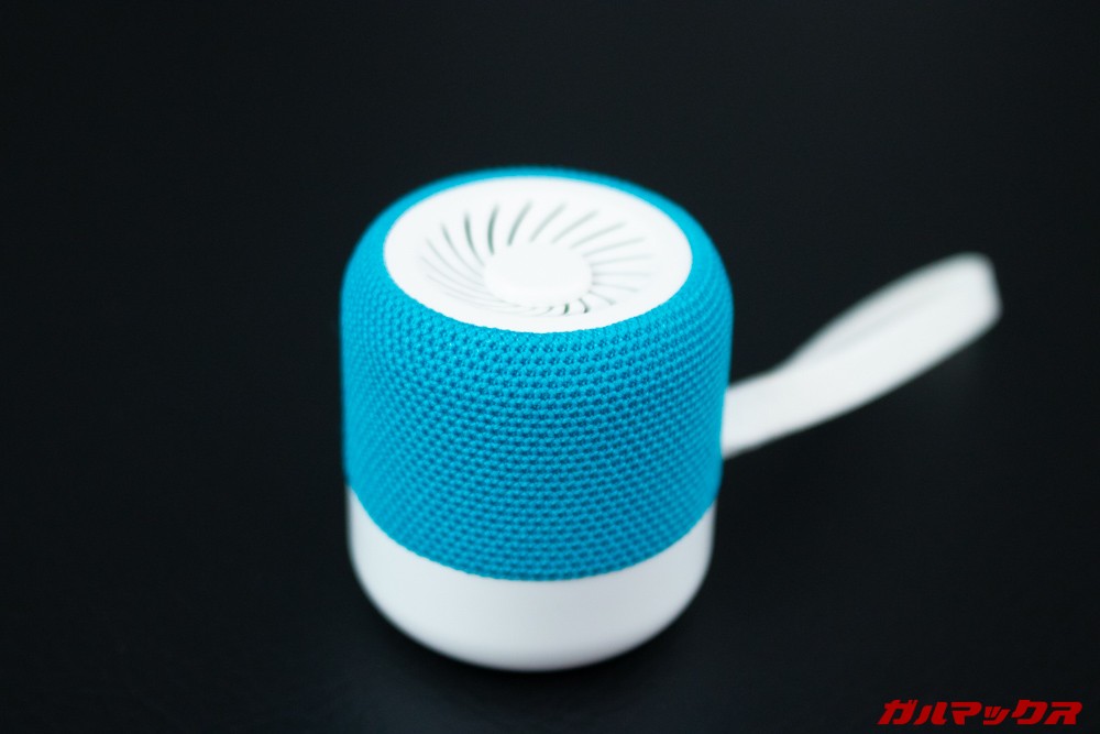 KiWi Q1のブルーは爽やかな印象の明るい色合いです。