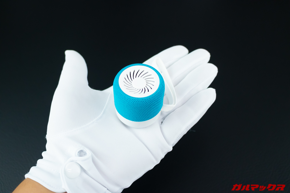 KiWi Q1は手のひらサイズのコンパクトボディー。