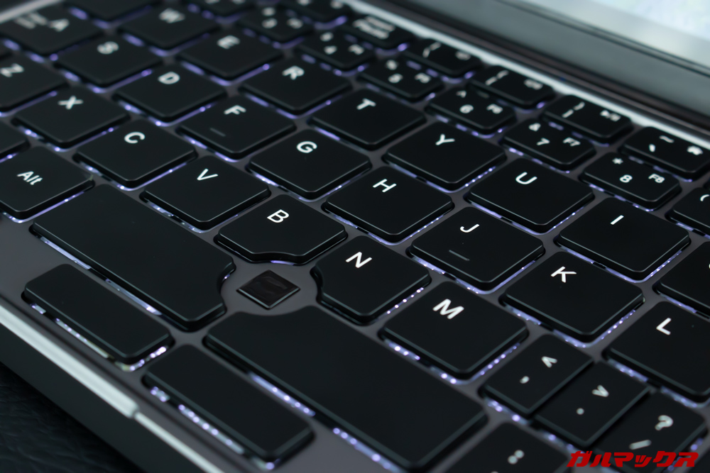 MiniBookのキーボードはバックライト付き