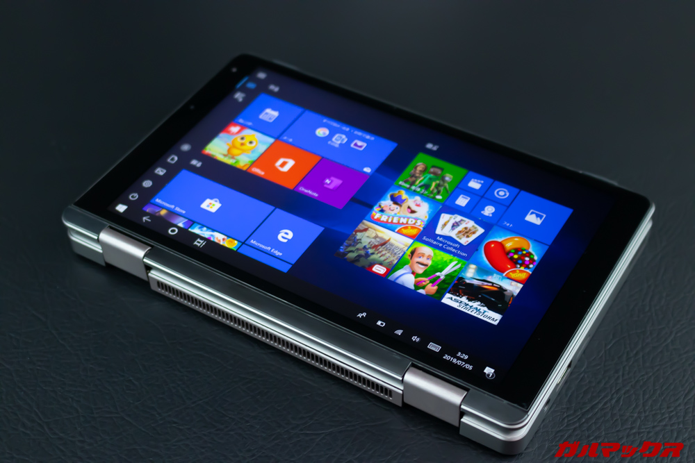 MiniBookは画面を回すとタブレット状で利用できる。