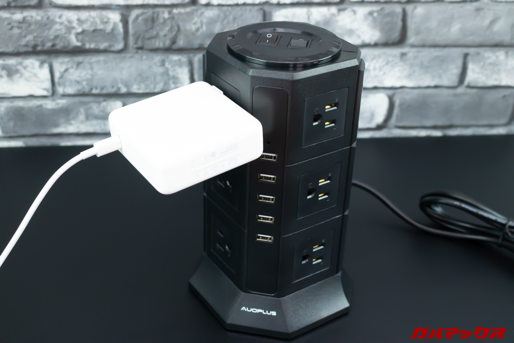 AUOPLUSのタワー式電源タップ