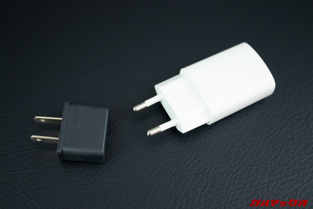 ELEPHONE U2を購入すると日本のコンセントに挿すことが出来るプラグ先端がオマケで付属していました。