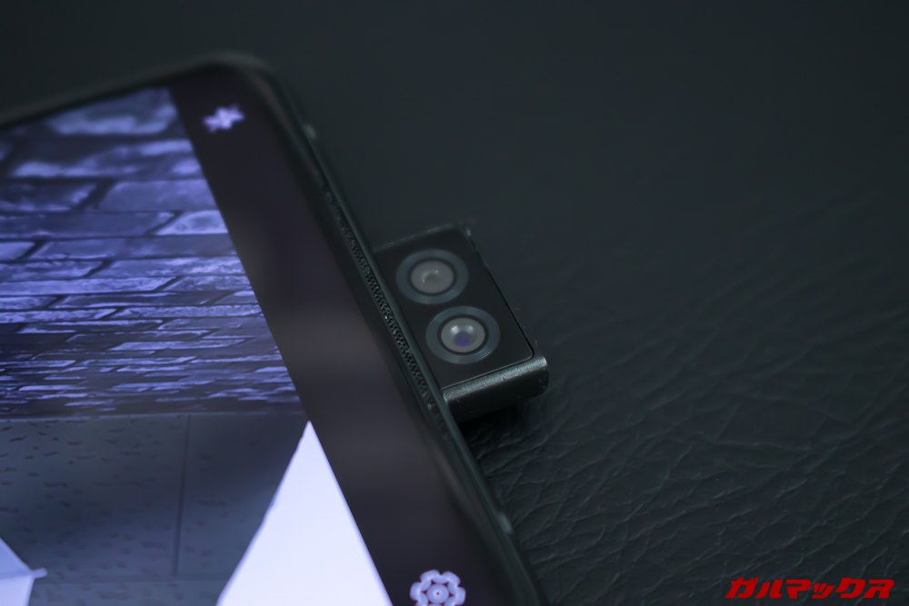 ELEPHONE U2のディスプレイは電動ポップアップ式インカメラを採用することで欠けのない大画面