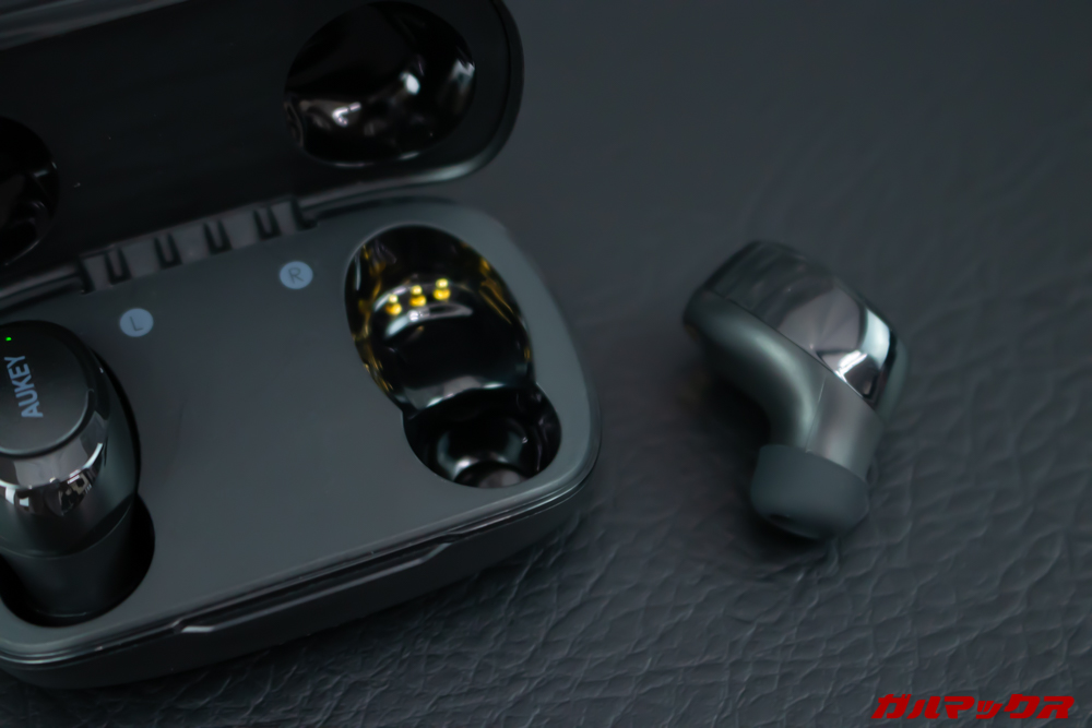 EP-T16Sのイヤホンは凄く取り出しやすい