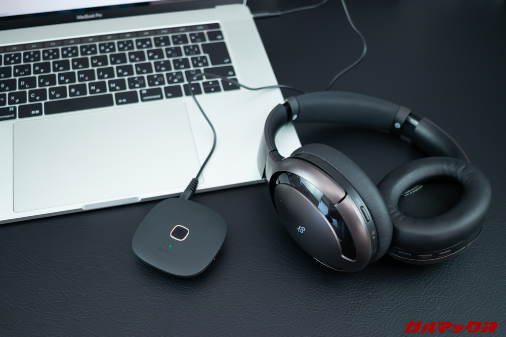 BT-C6のトランスミッター機能を試している様子