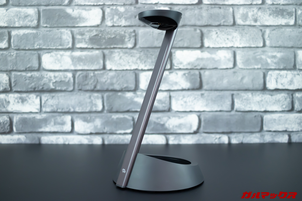 Mu6のスタンドは高さ25cmほど。