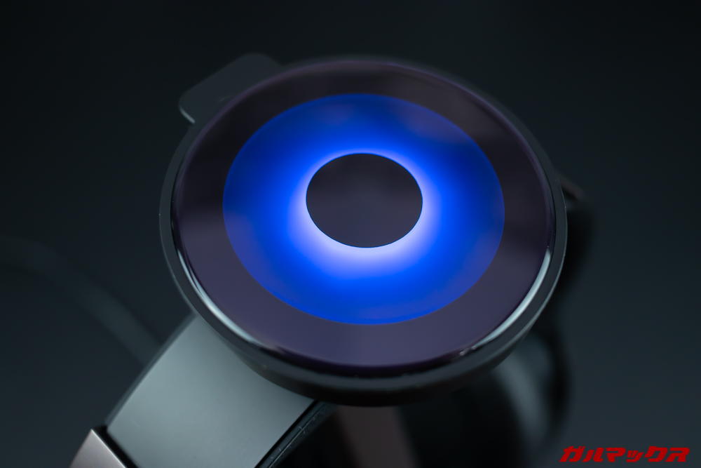 Mu6のスタンド上部は目視で充電状況が分かるようになっています。