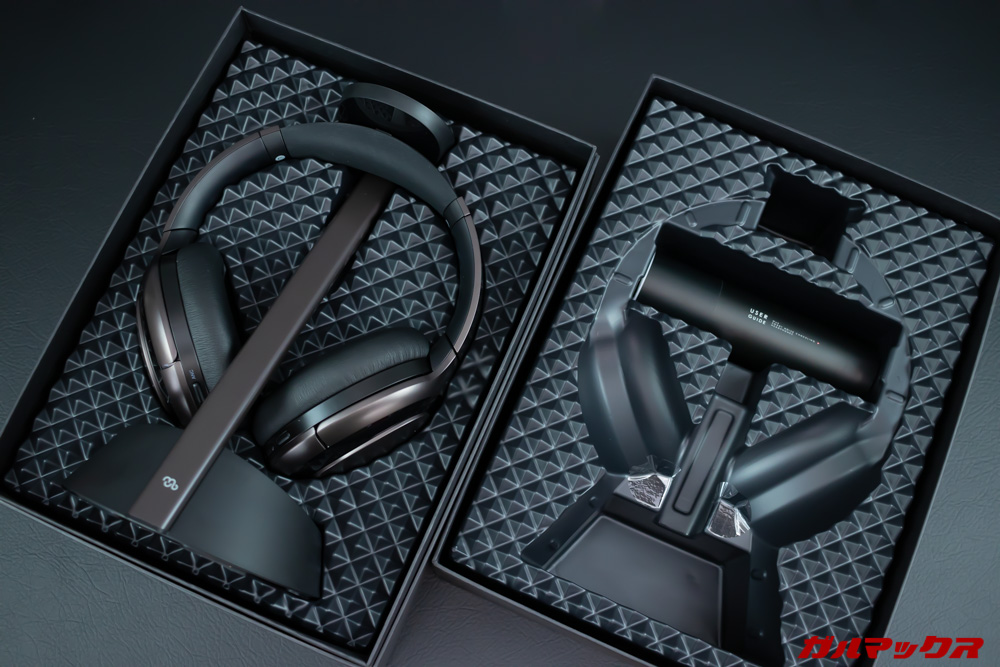 Mu6の巨大なボックスは上下に分かれており丁寧に梱包されています。