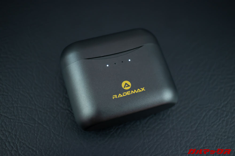 Rademax LEOのケースはスリムタイプ