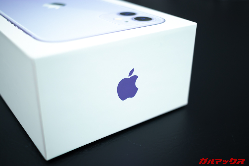 化粧箱の側面にはカラーと同じ色