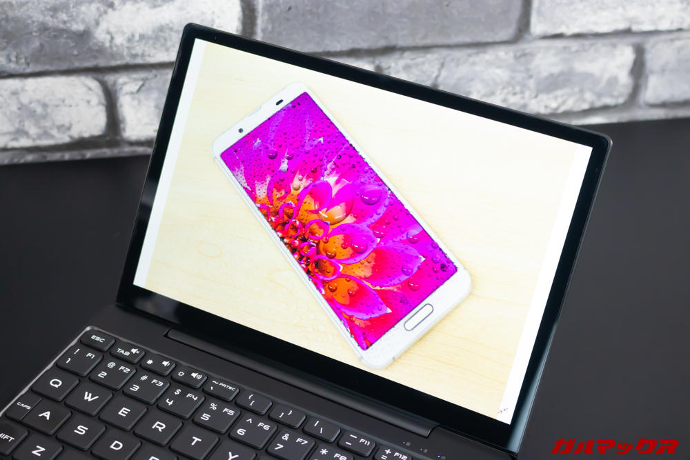 MAG1はIPSディスプレイで2k解像度なので非常に表示が綺麗