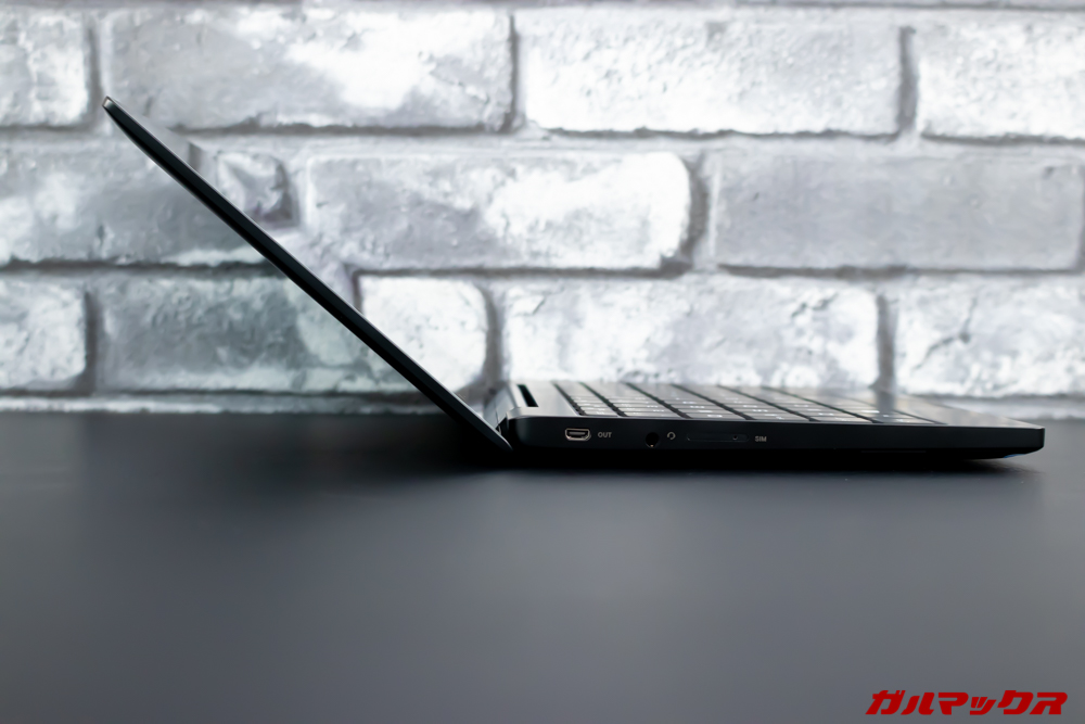 MAG1のディスプレイの開き具合は適度で困ることはありません。