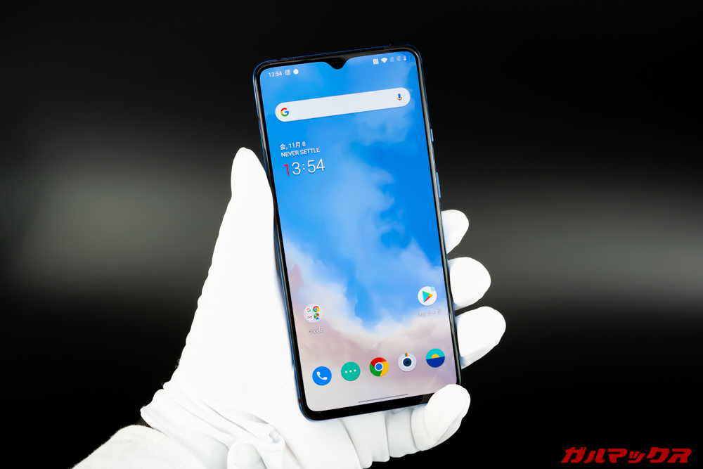 OnePlus 7Tは片手持ちは問題ないけど片手操作は厳しいなぁ。