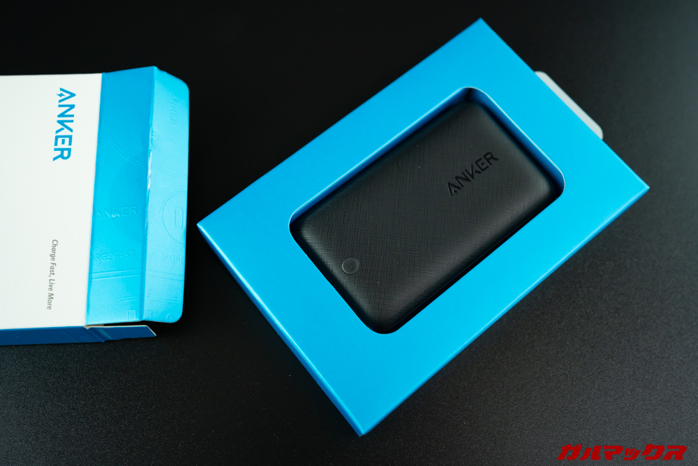 Anker-PowerPort-Atom-III-Slimの本体は本当は傷防止の袋に入ってます。
