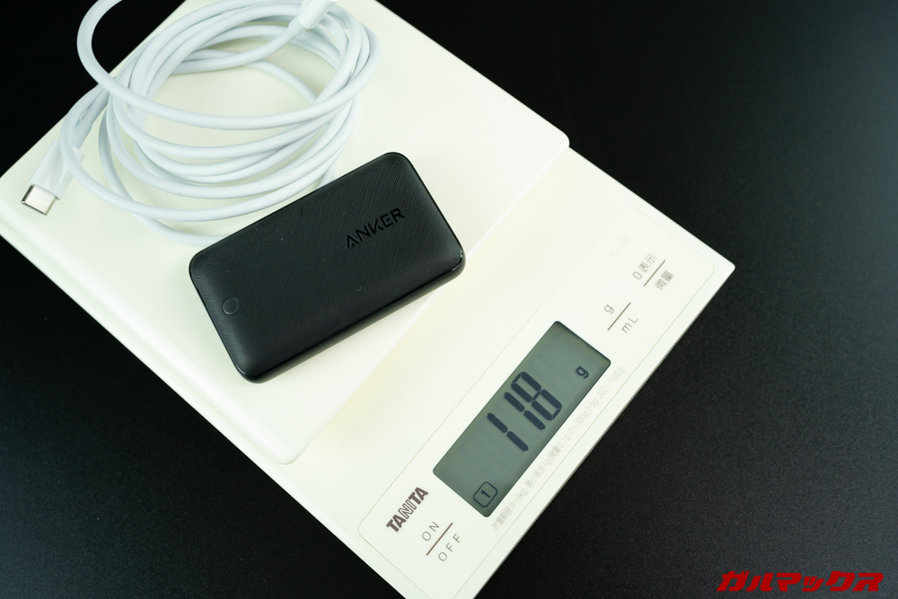 Anker-PowerPort-Atom-III-Slimは2mのケーブルと合わせても120gを切る軽さ
