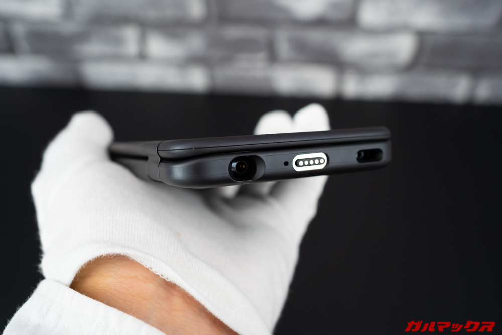 LG G8X ThinQの2画面ユニットを取り付けるとイヤホンジャックまでが遠くなり挿すことが出来ないイヤホンがあった。