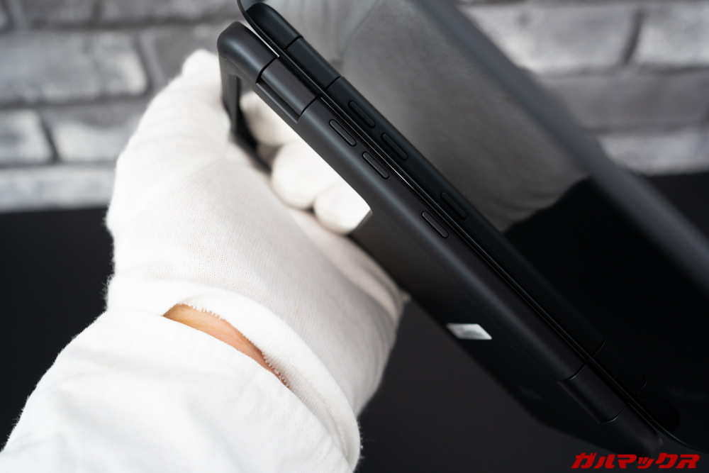 LG G8X ThinQの2画面ユニットを取り付けてもボタン操作は出来るように考慮されている