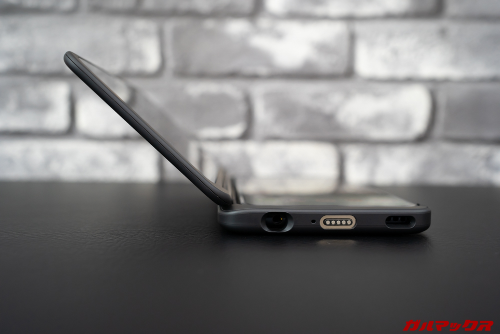 LG G8X ThinQの2画面ユニットヒンジは任意の角度で固定が出来る。