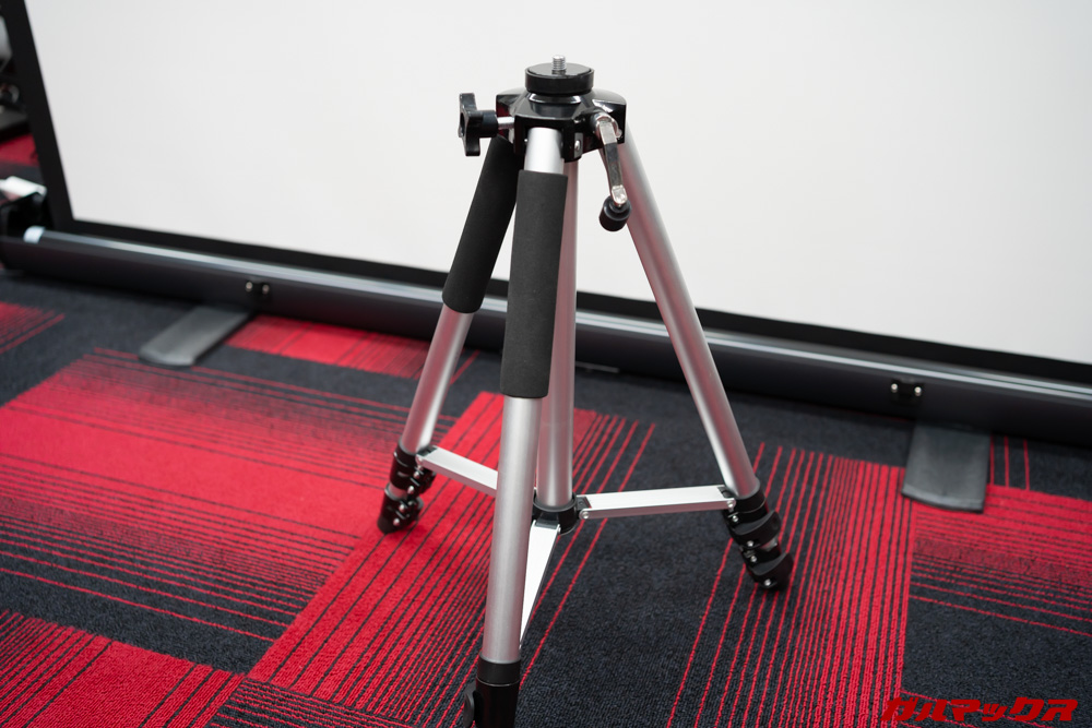 ACTNOWのプロジェクター三脚