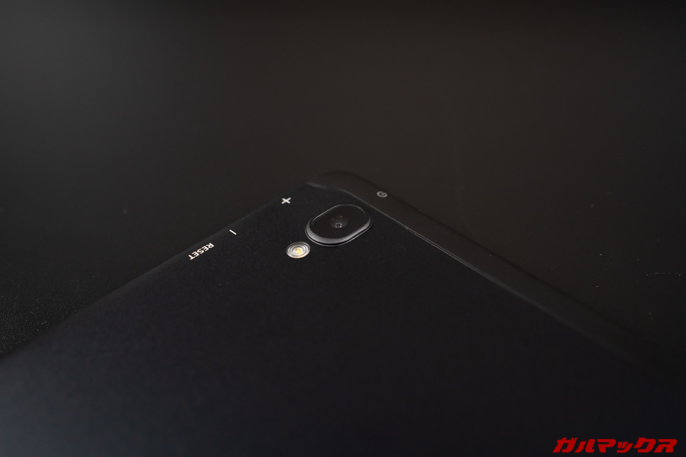 Teclast T30のカメラはやや出っ張っているのが気になった