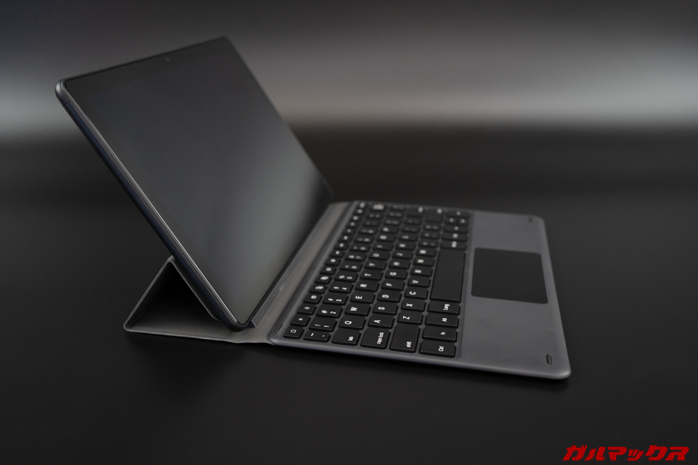 Teclast T30の専用キーボードを利用したときのスタンドは角度変更できない