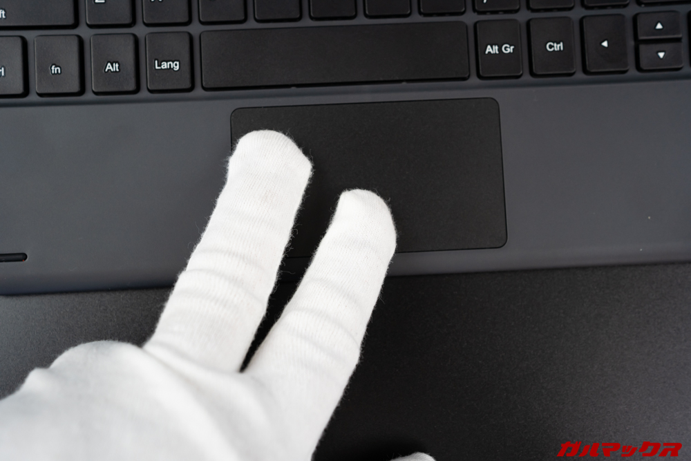 Teclast T30の専用キーボードで2本指操作は少し指を開いて操作すると正常に反応する