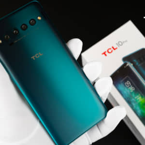 TCL 10 Proのレビュー！ミドルクラスながら高品質の外観、カメラとディスプレイが魅力！
