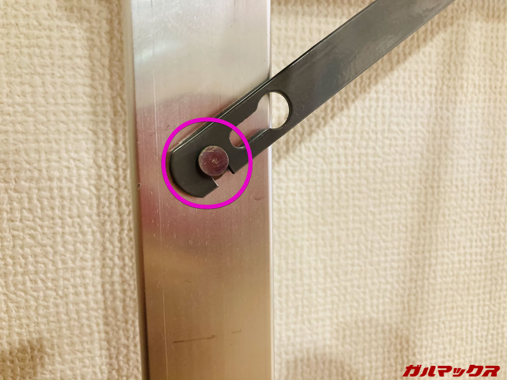 脚立の踏み台を起こしラック形状にして完成