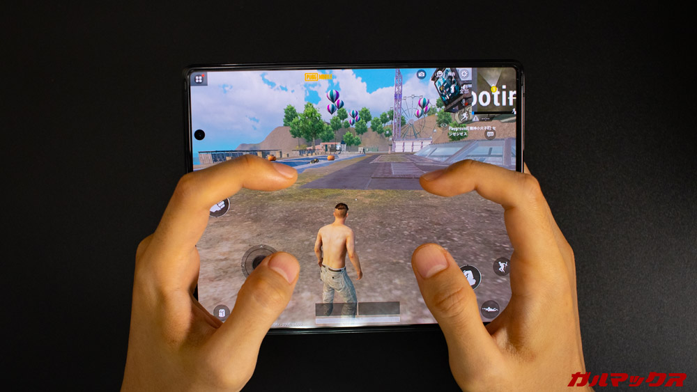 Galaxy Z Fold 2（タブレットモード）を4本指で