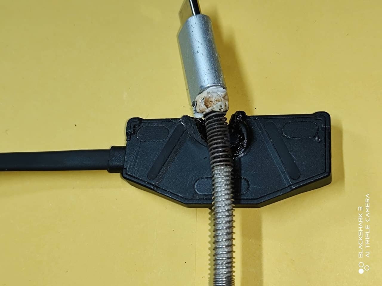 Black Shark Magnet Charging Cableの事故後①