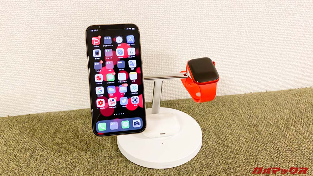 BelkinのMagSafe 3-in-1磁気ワイヤレス充電器