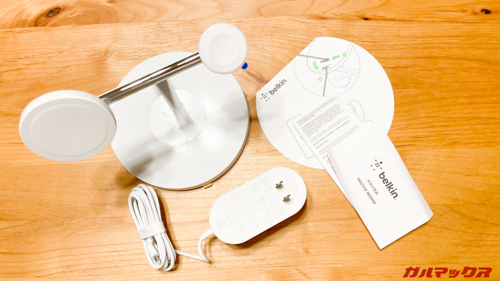 BelkinのMagSafe 3-in-1磁気ワイヤレス充電器