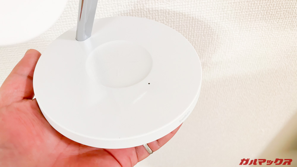 BelkinのMagSafe 3-in-1磁気ワイヤレス充電器